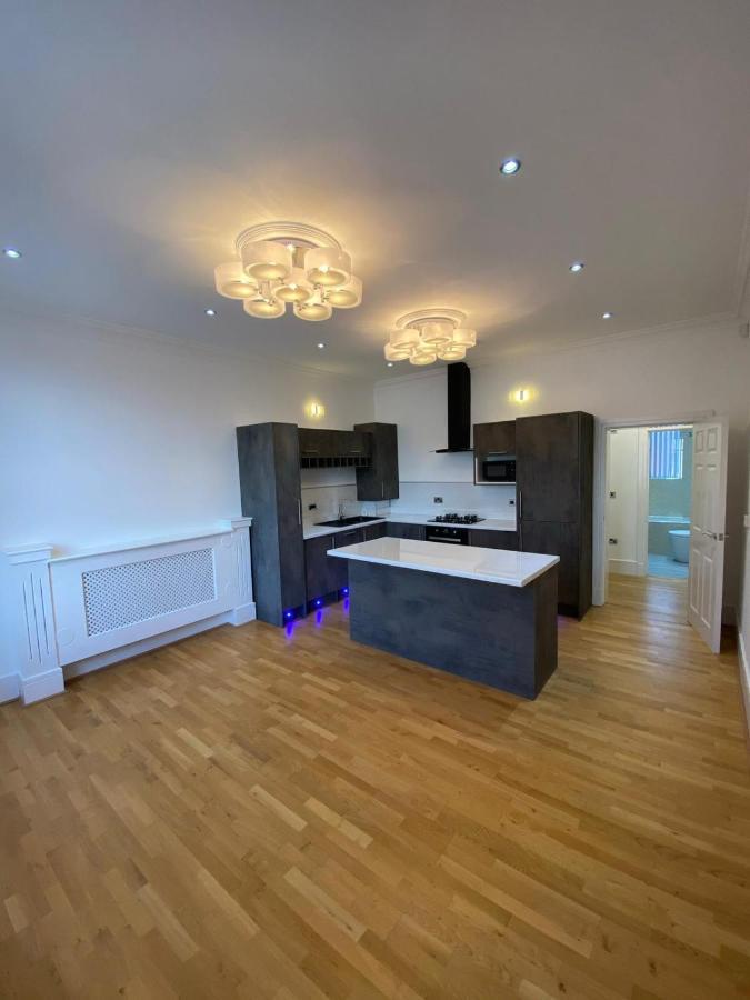 Luxury Apartment Apt5 Γούλβερχαμπτον Εξωτερικό φωτογραφία