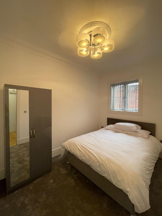 Luxury Apartment Apt5 Γούλβερχαμπτον Εξωτερικό φωτογραφία